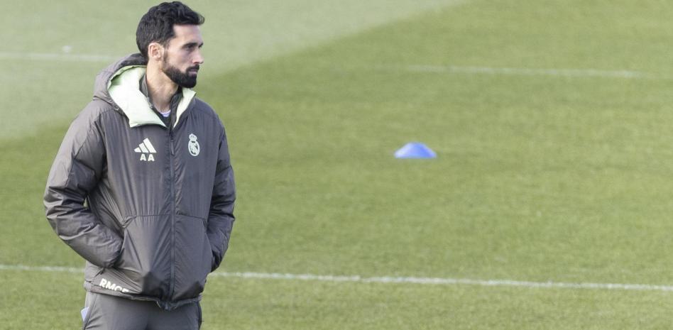 28圈相信品牌的力量-不怕窥探，世体：阿韦洛亚恢复球队前往欧冠对手主场进行训练